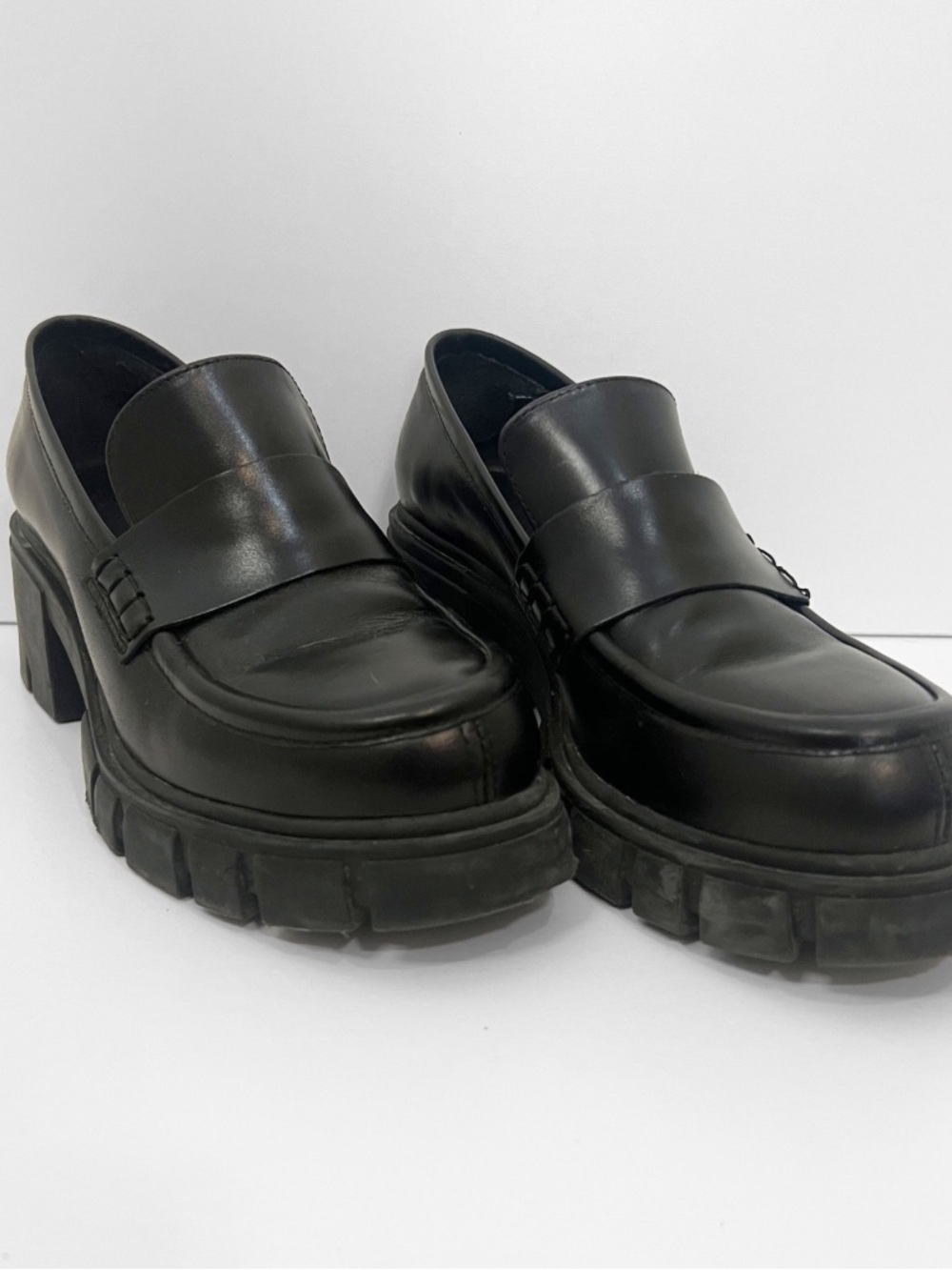 Women’s Black Chunky Loafer - Sleek Platform Slip-On - Picture 4 of 6